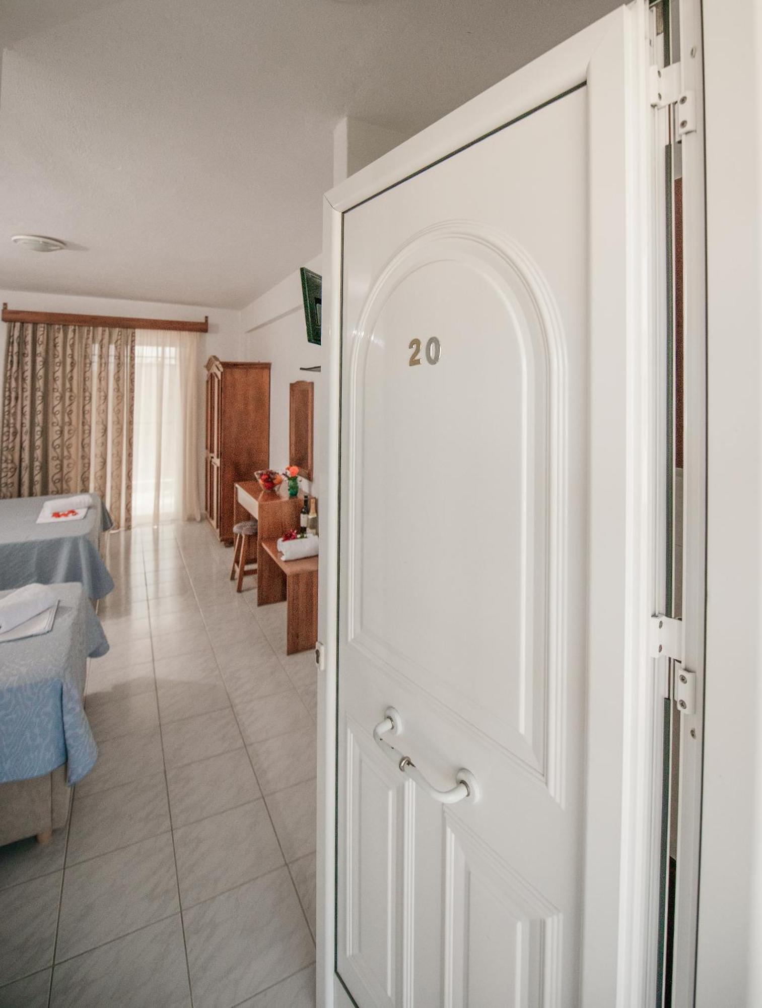 Estia Hotel フォルカ エクステリア 写真