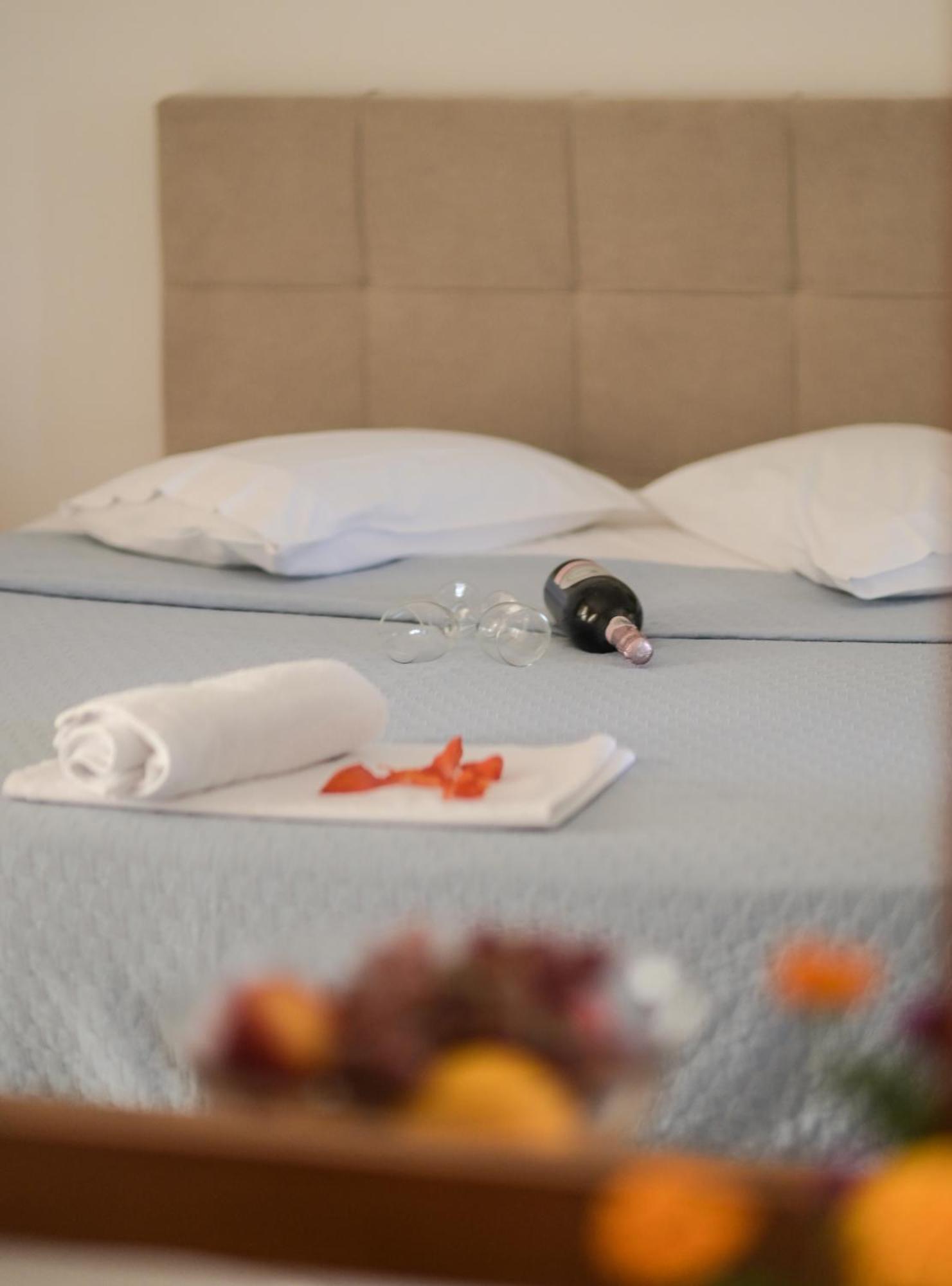 Estia Hotel フォルカ エクステリア 写真