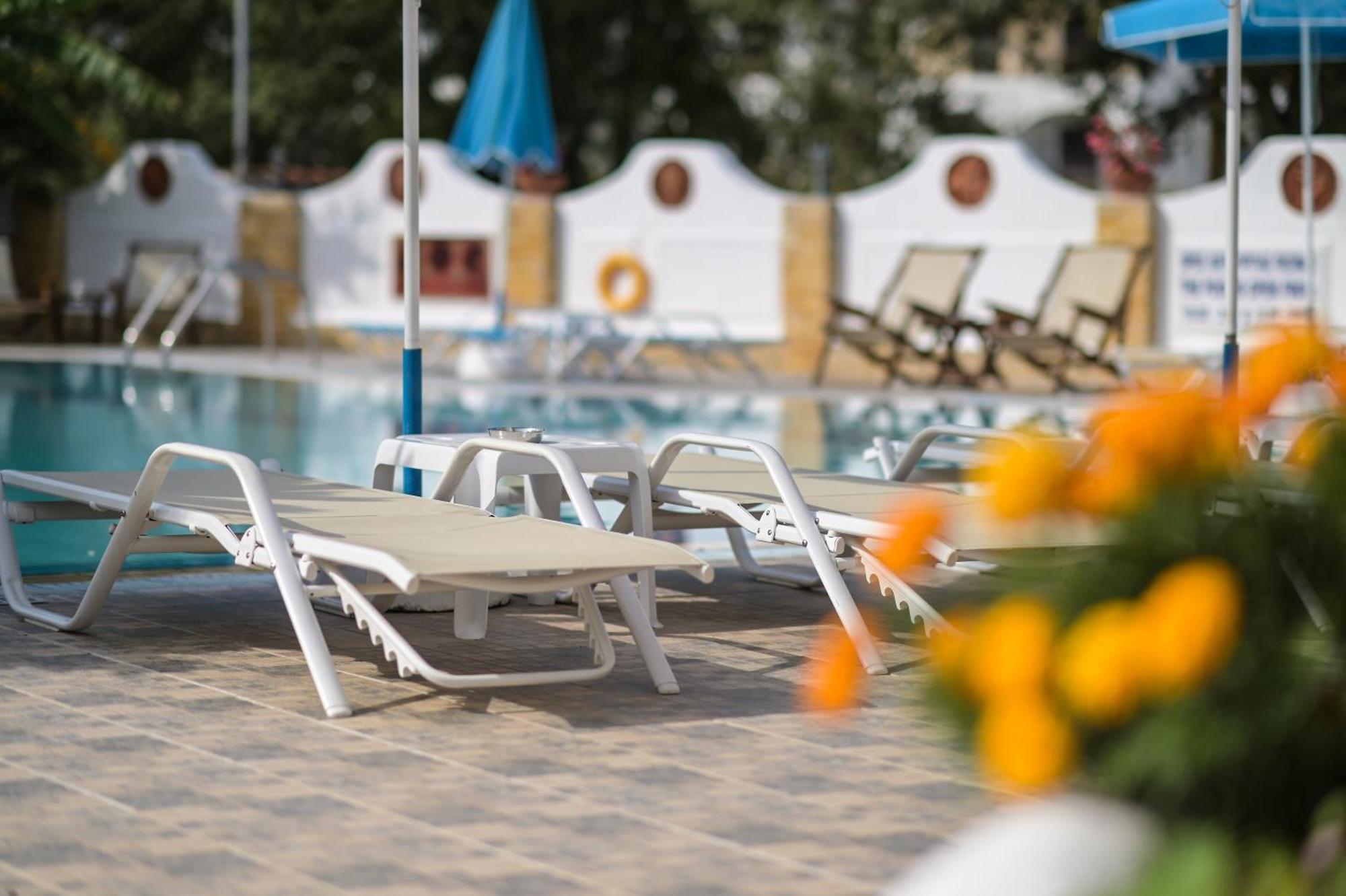 Estia Hotel フォルカ エクステリア 写真