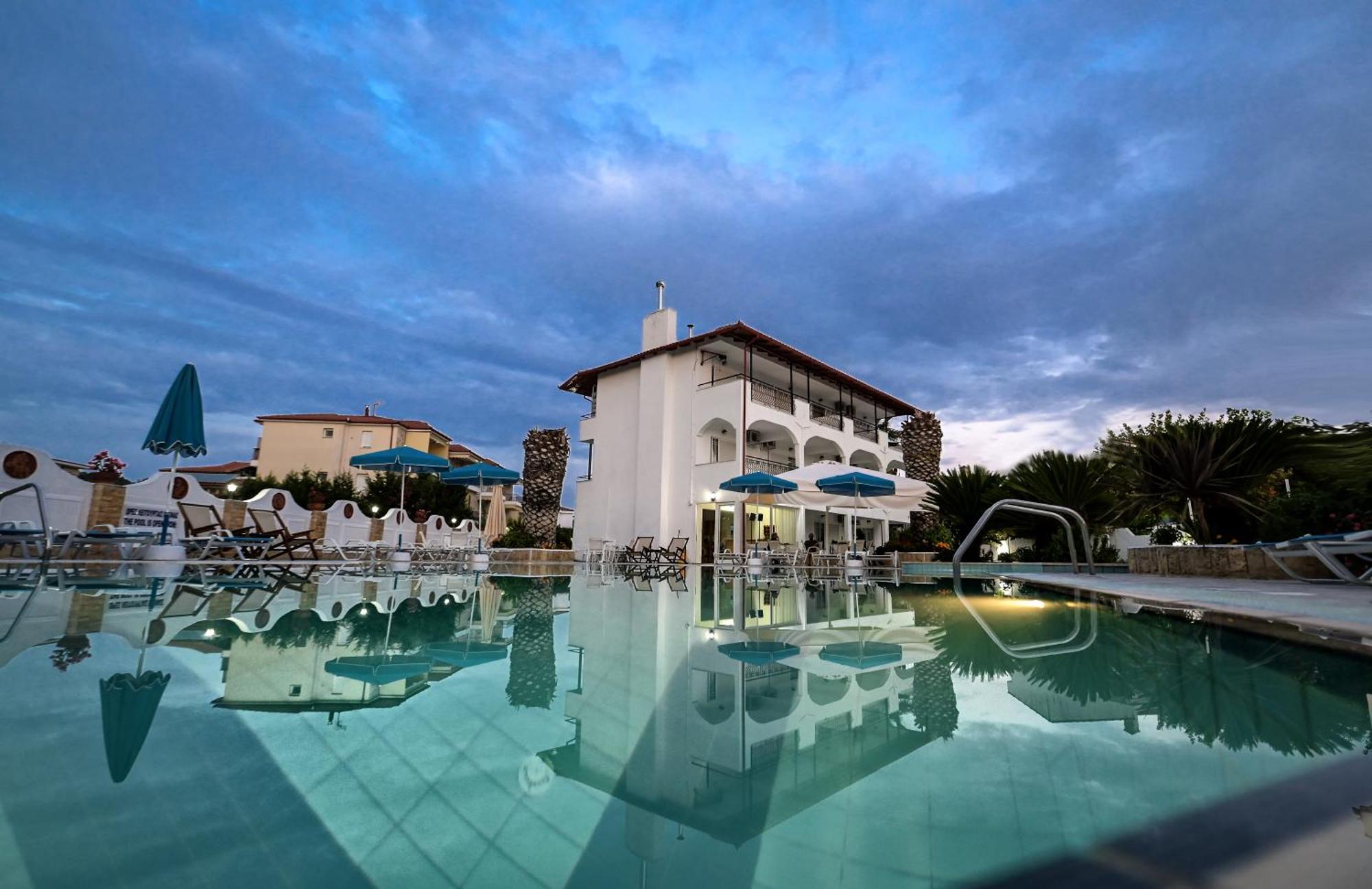 Estia Hotel フォルカ エクステリア 写真